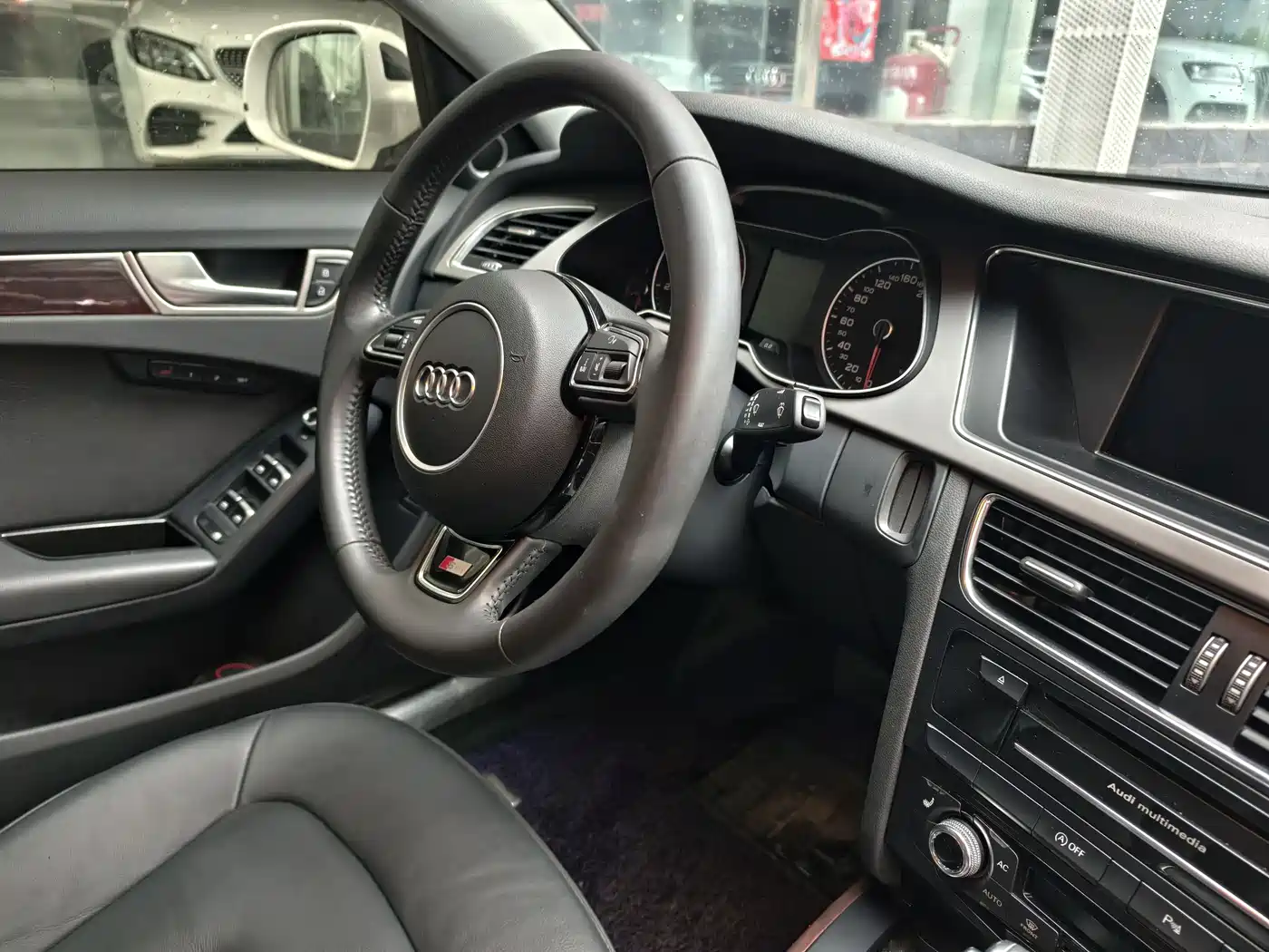 Audi A4L 2013 35 TFSI Automatic Luxury фото 22