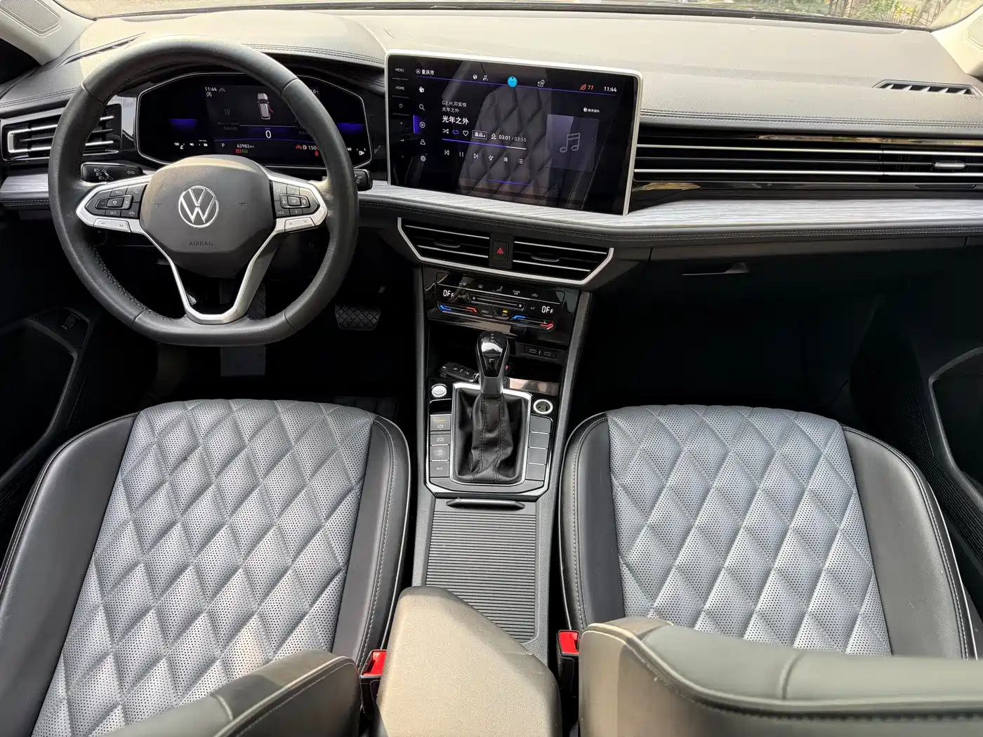 Volkswagen Sagitar 2023 280TSI DSG Surpass Plus Edition фото 7