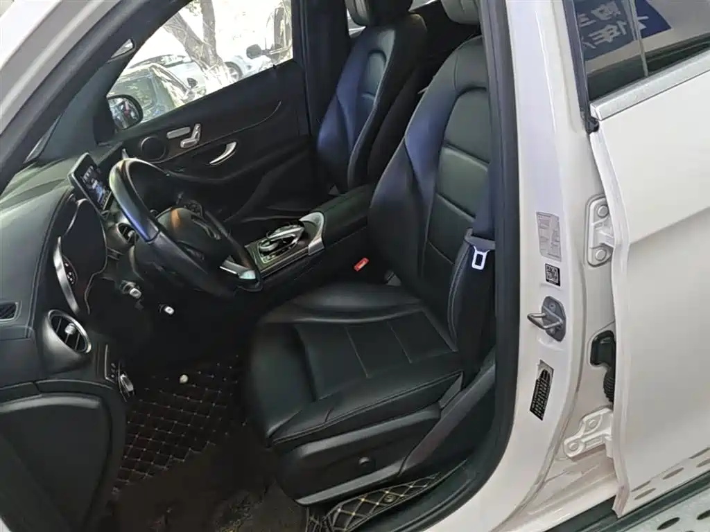 Mercedes-Benz GLC 2018 Facelift GLC 300 4MATIC Dynamic фото 15