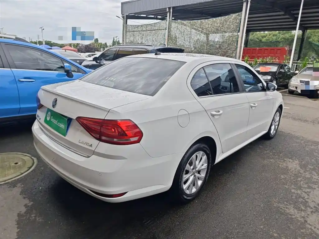 Volkswagen Lavida 2017 1.6L Automatic Comfort Edition фото 7