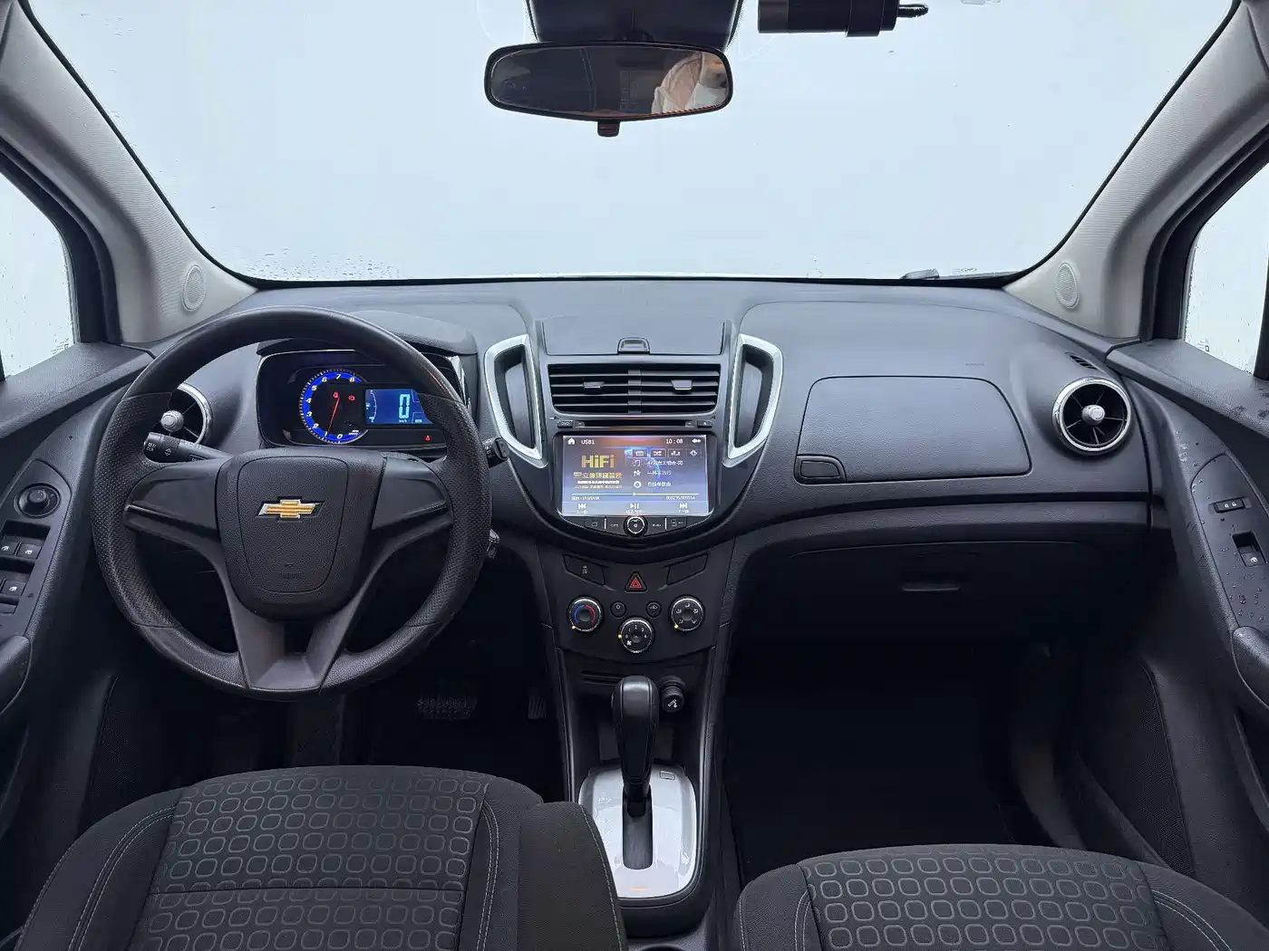 Chevrolet Trax 2016 1.4T Automatic 2WD Comfort Sunroof Edition фото 12