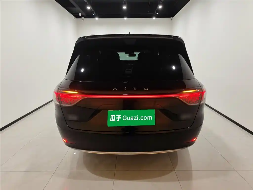 AITO Wenjie AITO M9 2025 Extended Range Ultra 52kWh 6-Seater фото 6
