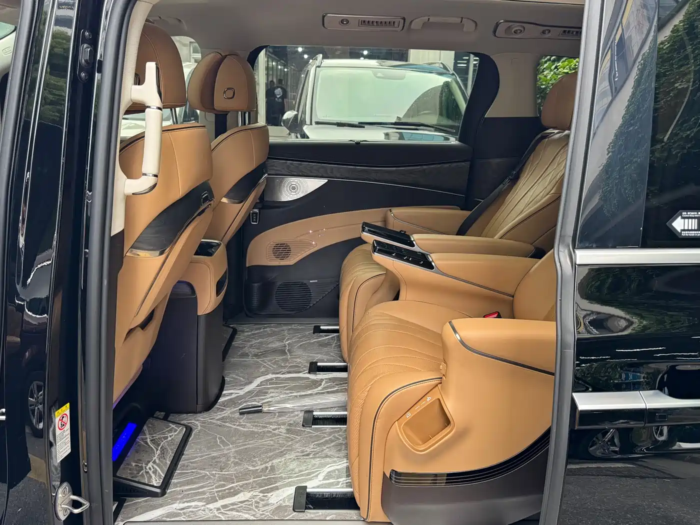 Denza D9 2025 DM-i Smart Drive Edition 1020 AWD Luxury фото 7