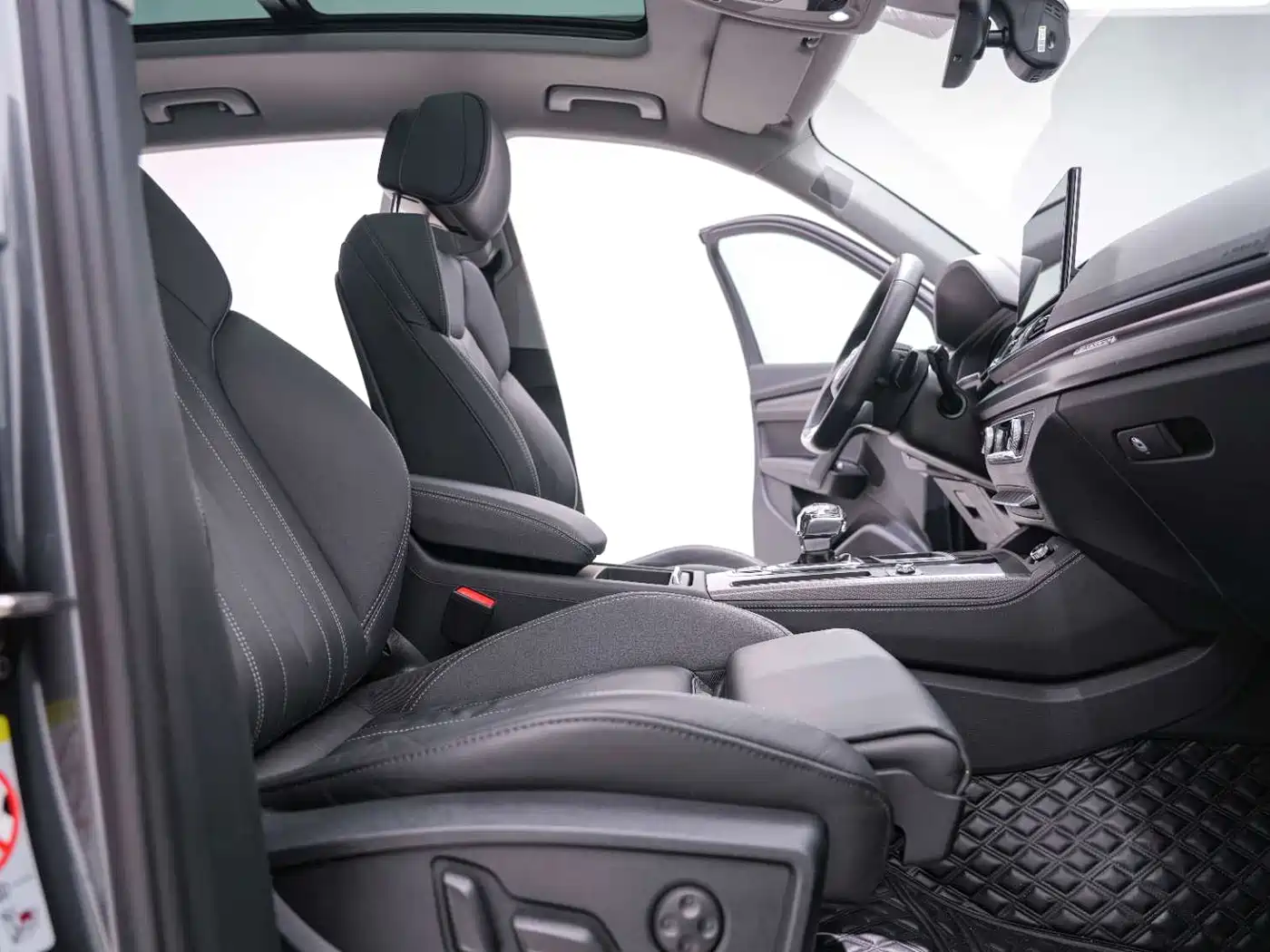 Audi Q5L 2022 Facelift 45T Luxury Dynamic фото 26