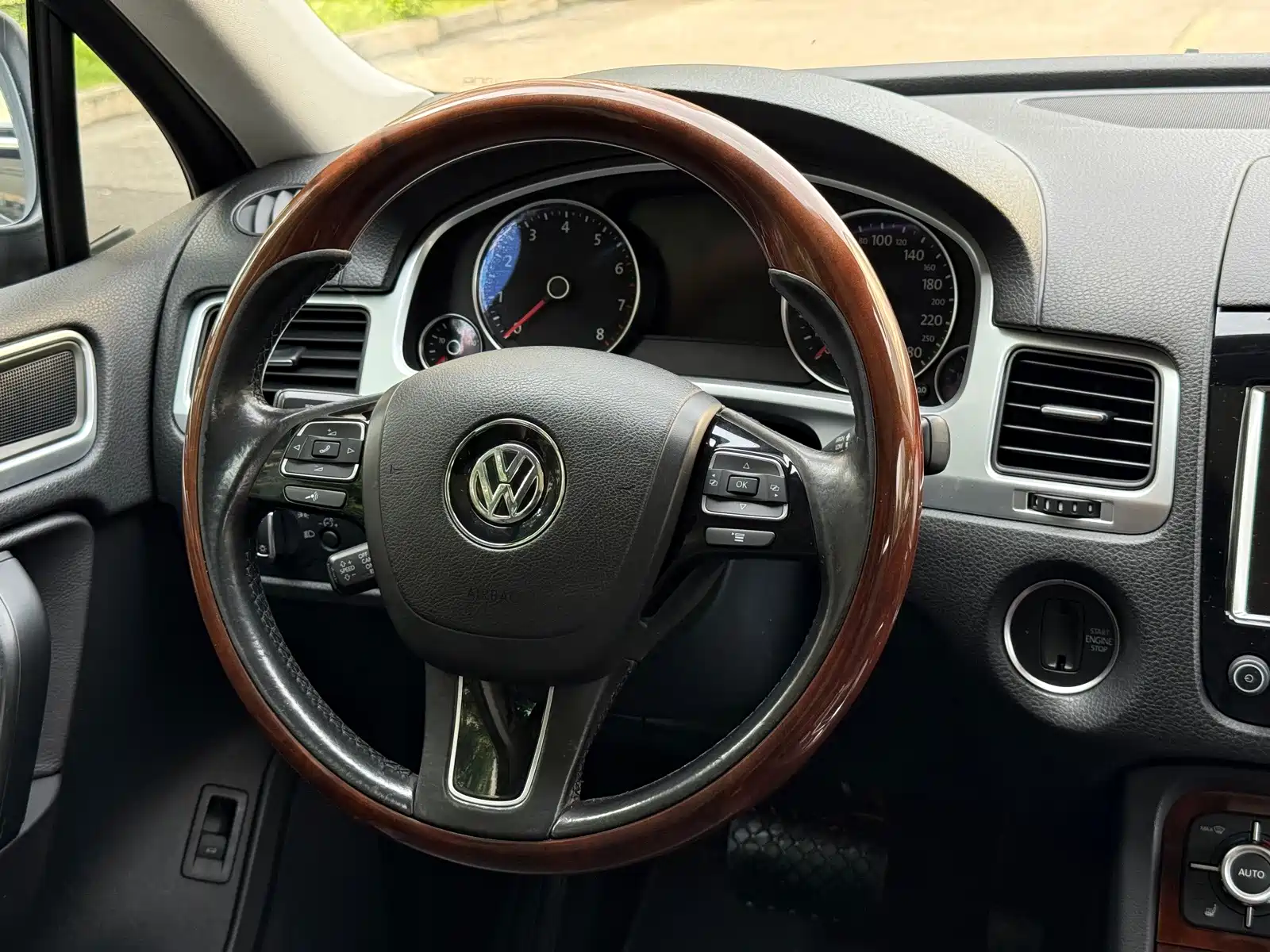 Фото 11 - Volkswagen Touareg