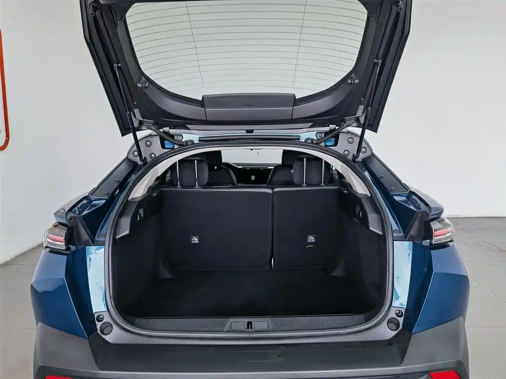 Peugeot 408X 2023 Gravity Edition фото 16
