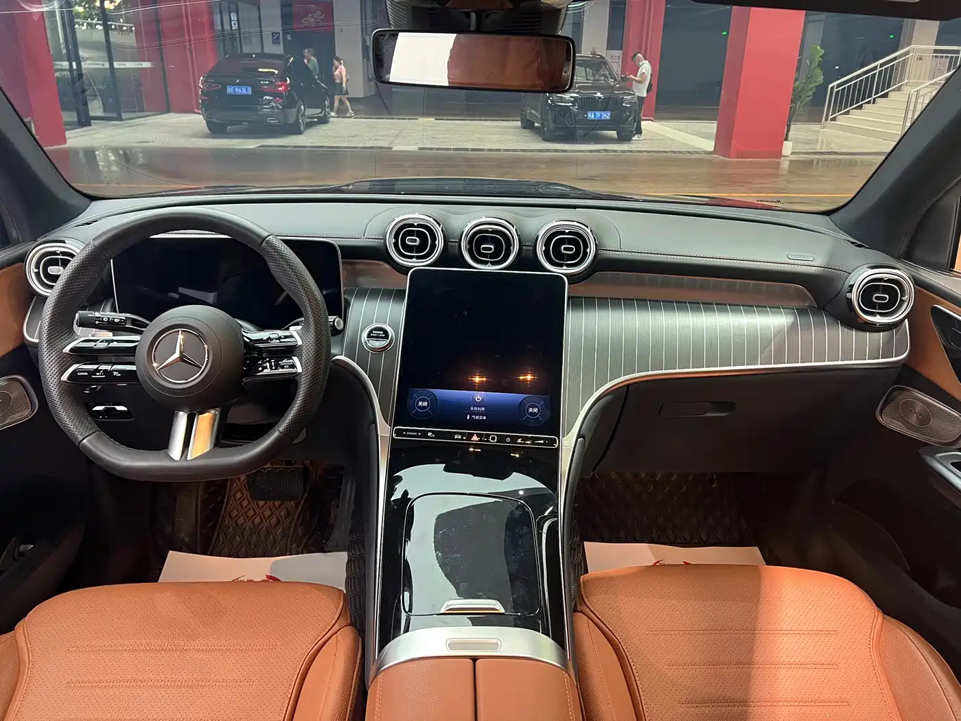 Mercedes-Benz GLC 2024 GLC 300 L 4MATIC Dynamic 5-seater фото 11
