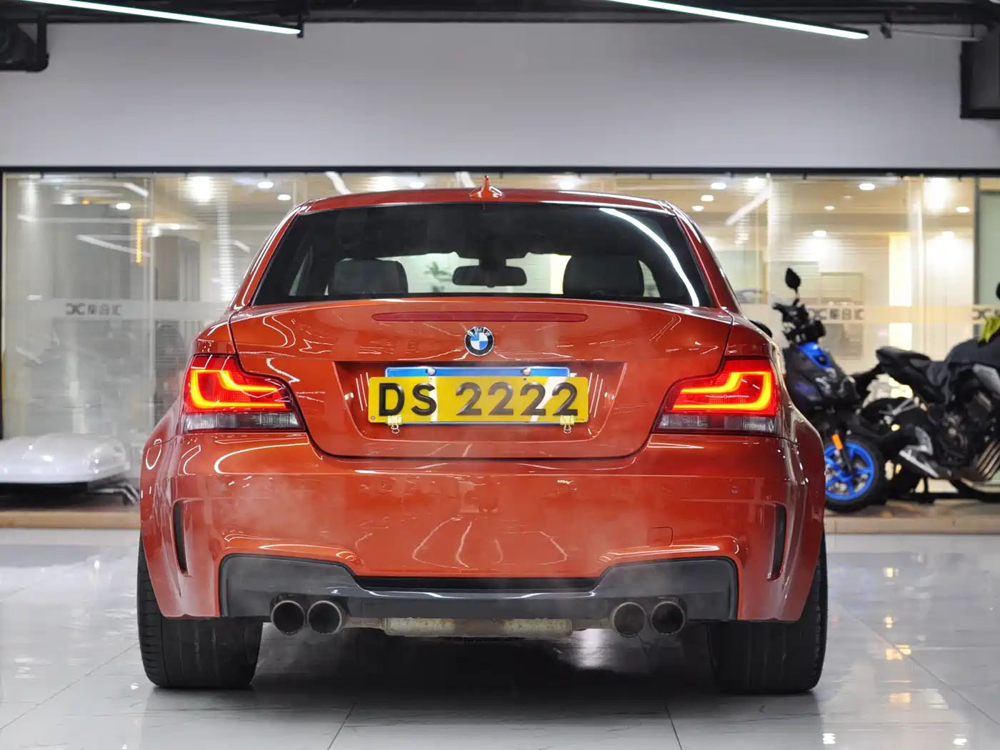 BMW 1 Series M 2011 1M Coupe фото 7