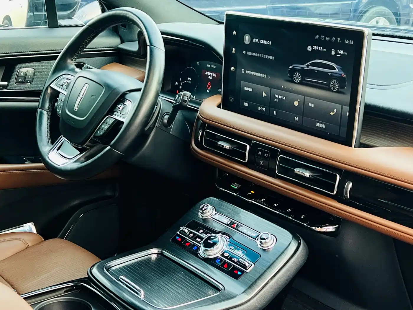 LINCOLN NAVIGATOR (IMPORT)