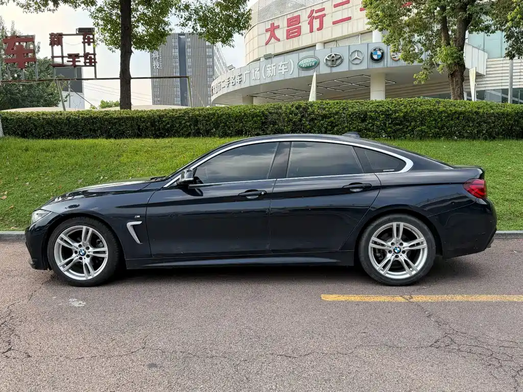 Photo 3 - BMW 4 Series