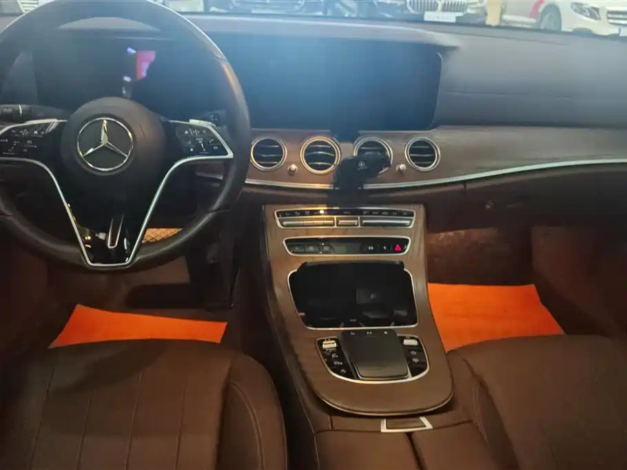 Mercedes-Benz E-Class 2022 E 300 L Luxury фото 16
