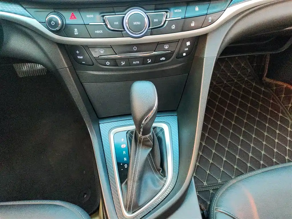 Buick Excelle 2019 18T Auto Connected Elite China VI фото 14
