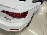Фото 8 - Volkswagen Sagitar