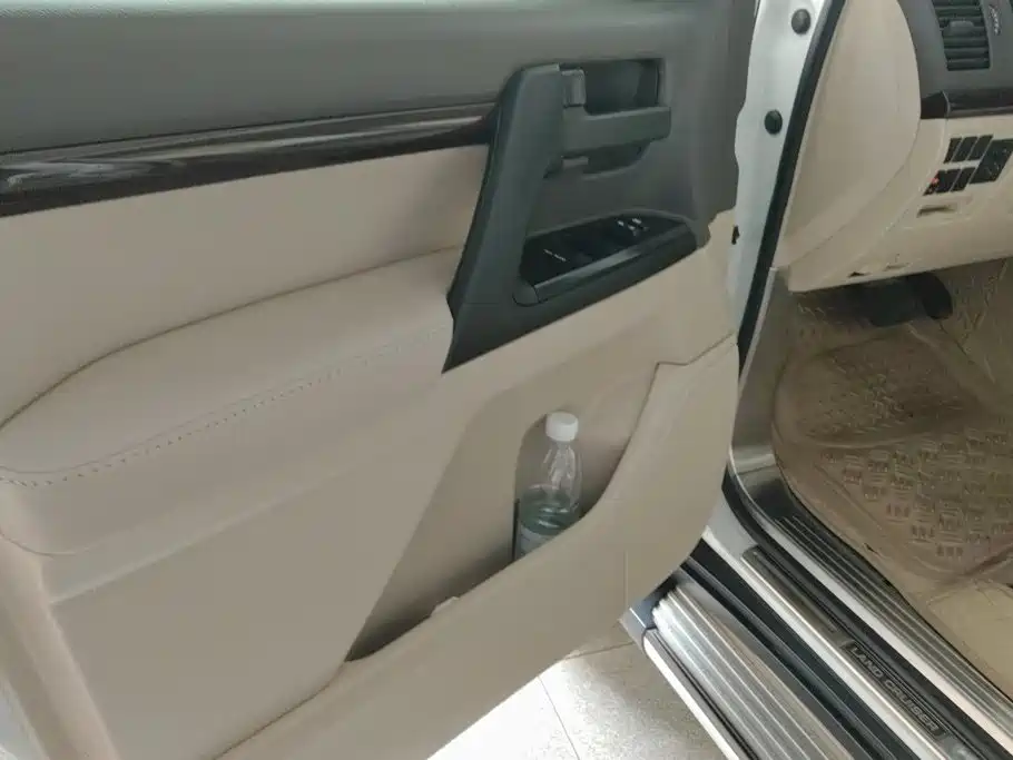 Toyota Land Cruiser (Import) 2019