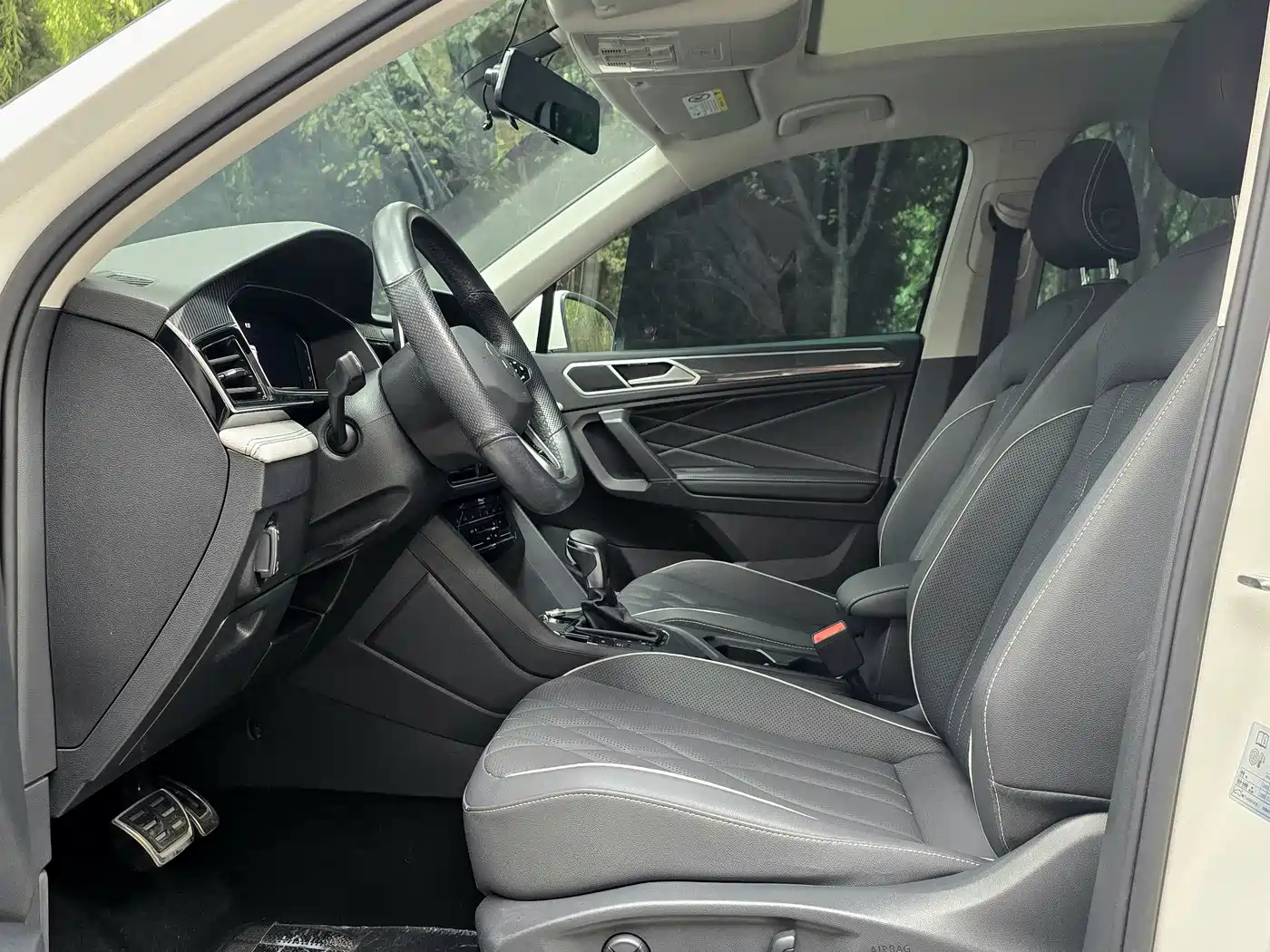 Volkswagen Tiguan L 2022 330TSI Auto 2WD R-Line Premium Edition фото 6