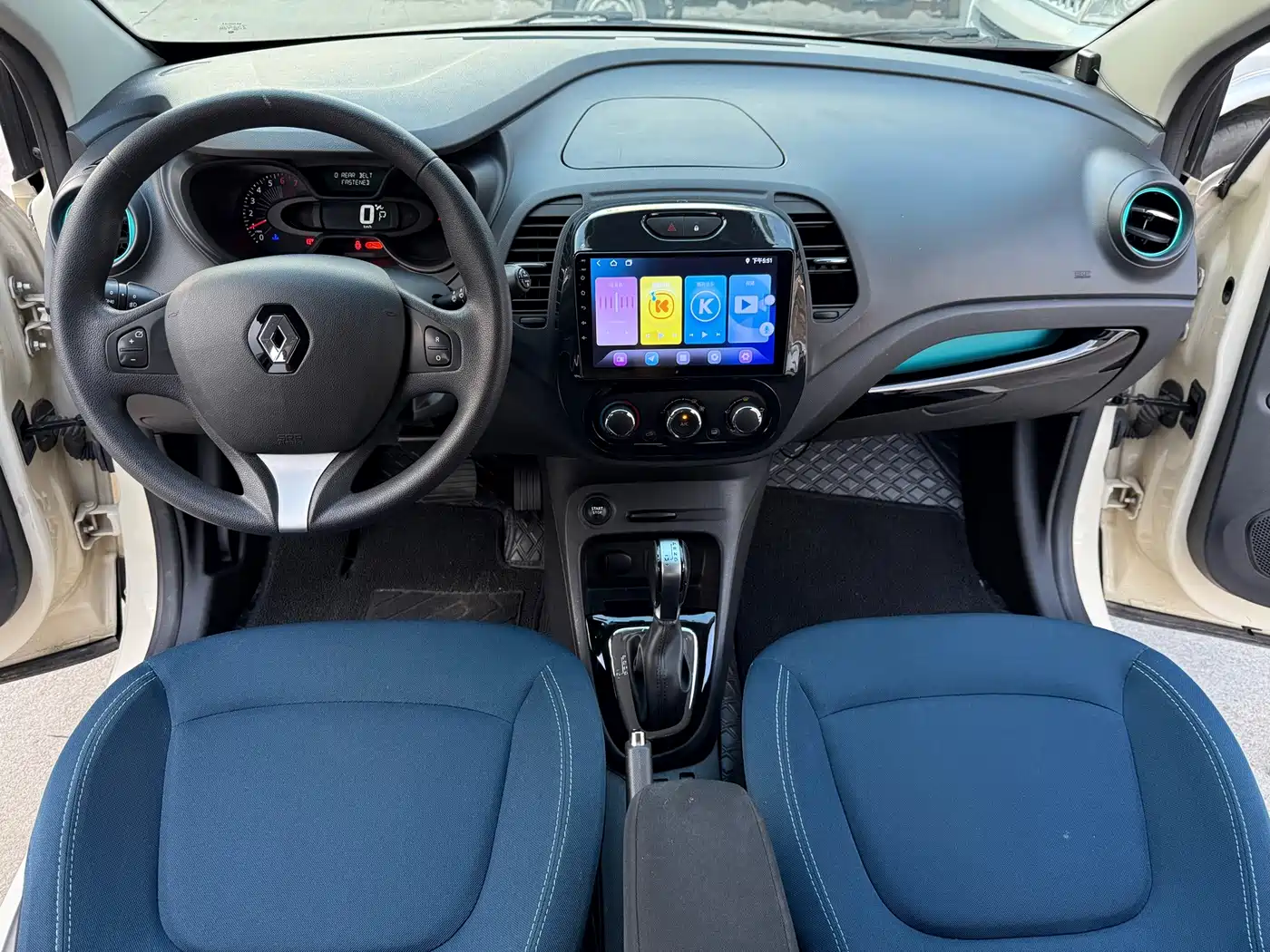 Renault Captur 2019 2015 Model 1.2T Automatic Standard Edition