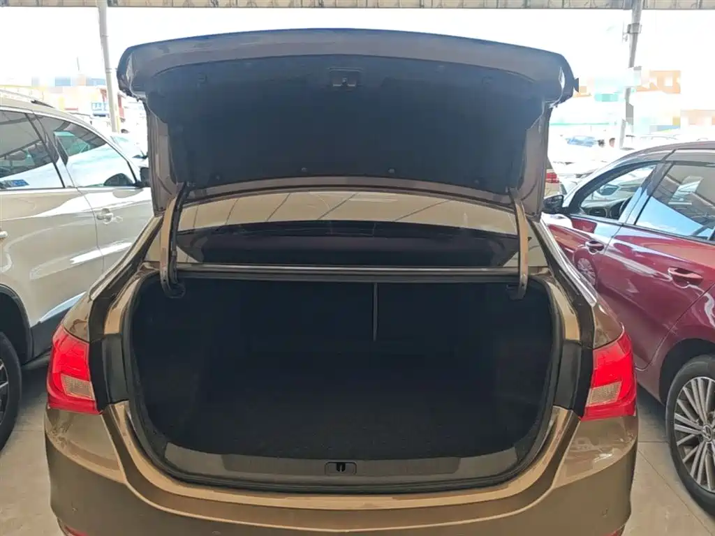Buick Excelle 2017 15N Manual Elite фото 19