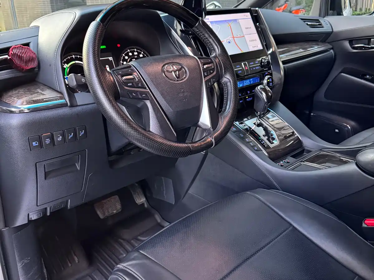 Toyota Vellfire 2020 Twin Engine 2.5L HV Premium Edition фото 7