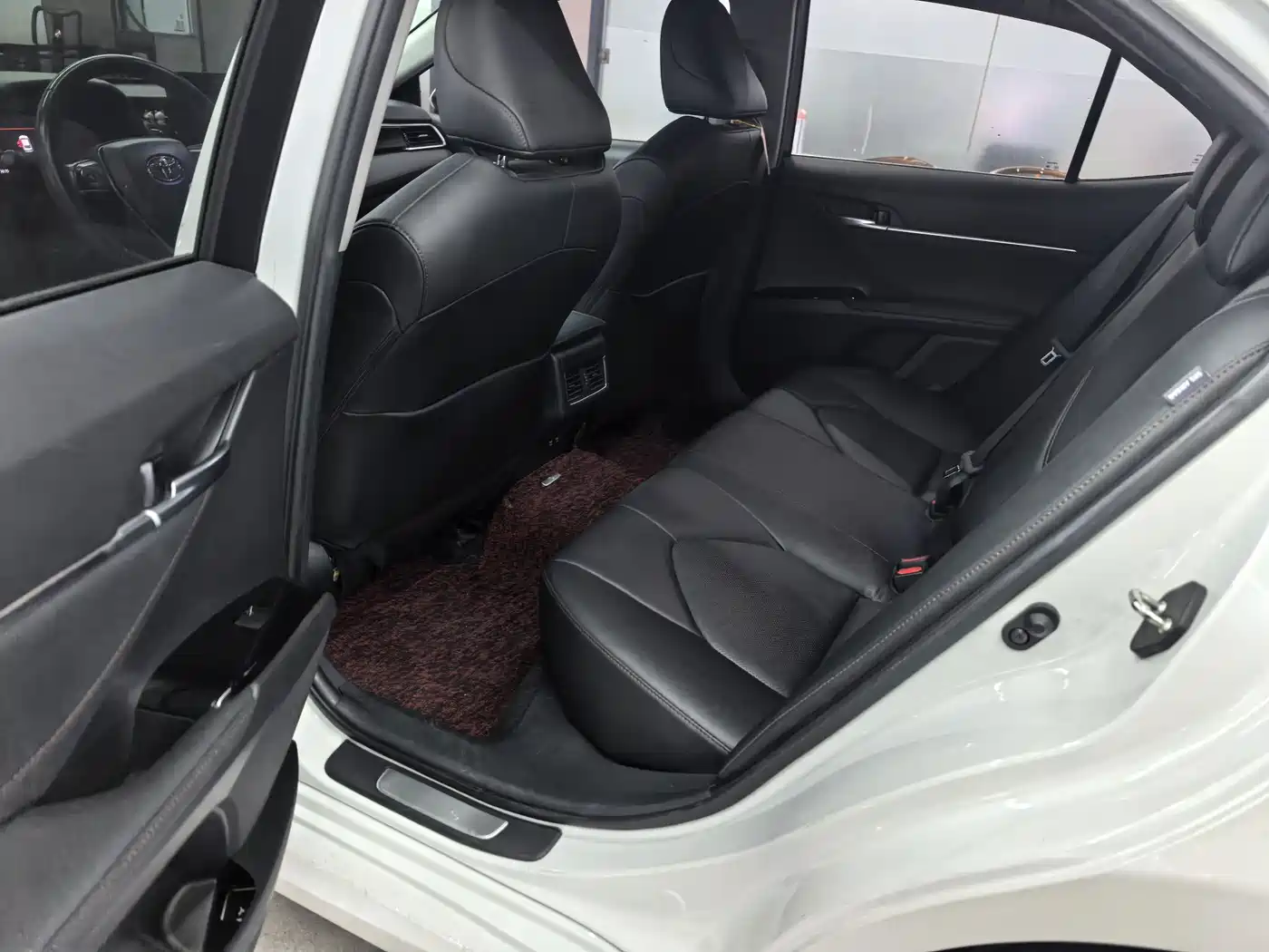 Toyota Camry 2021 2.5G Luxury Edition фото 6