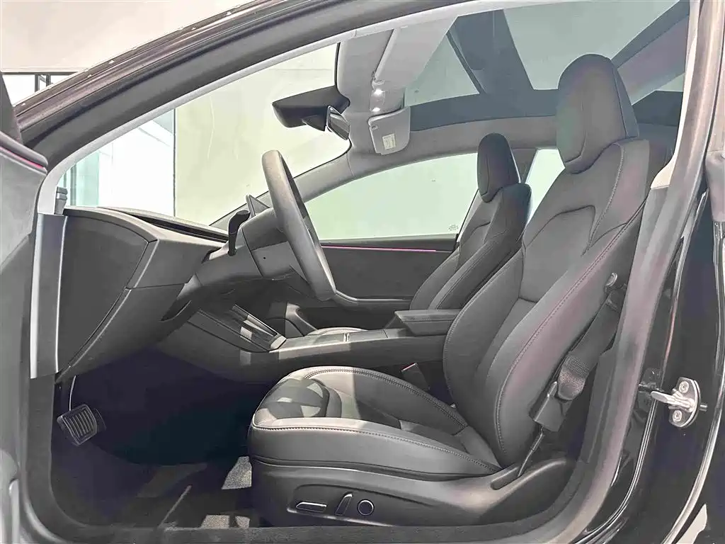 Tesla Model 3 2026 2025 Model Year Facelift Long Range All-Wheel Drive