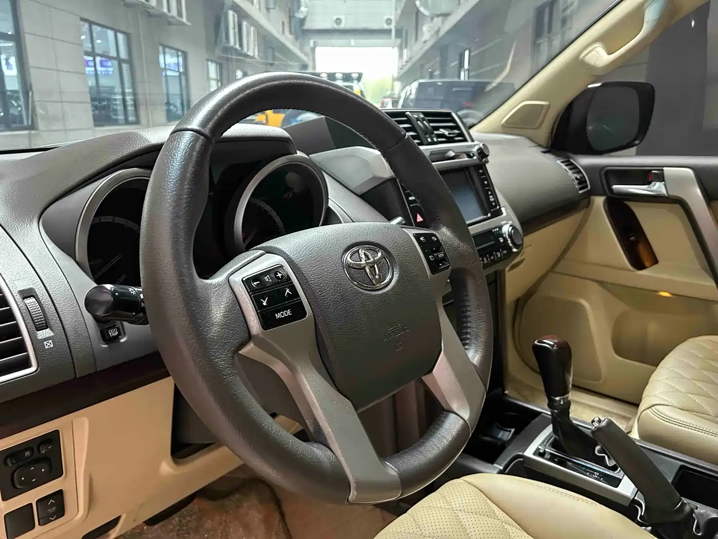 Toyota Prado 2016 3.5L Auto TX-L фото 15