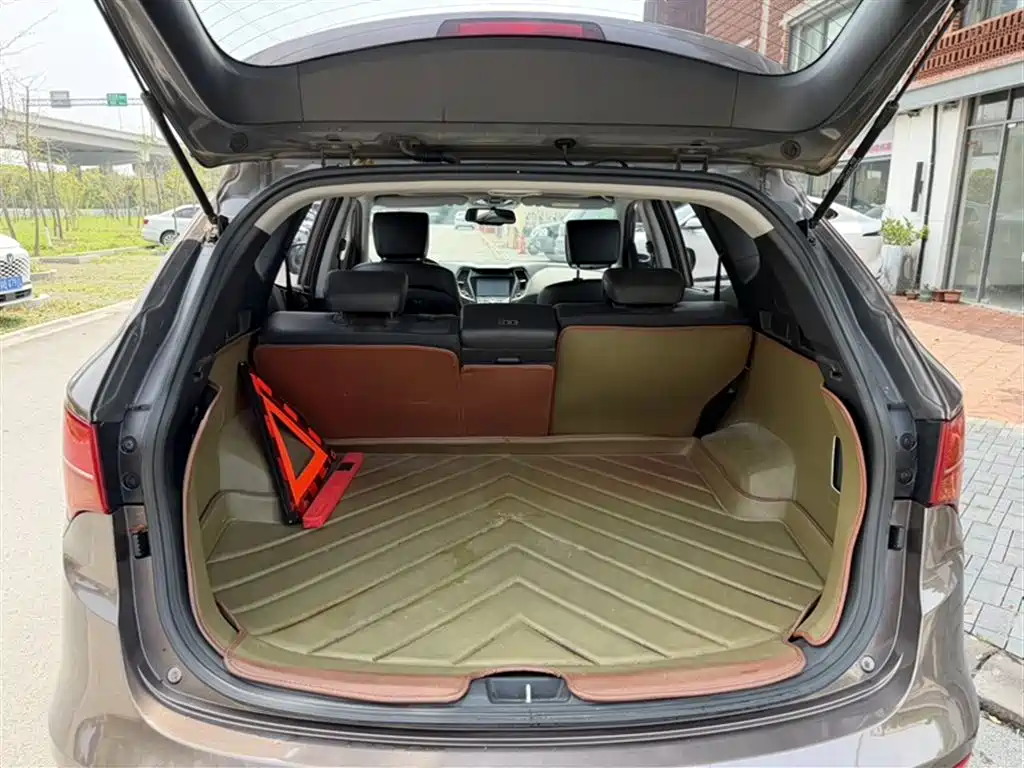 Hyundai Santa Fe 2015 2.0T Automatic 2WD Smart 5-Seater фото 10