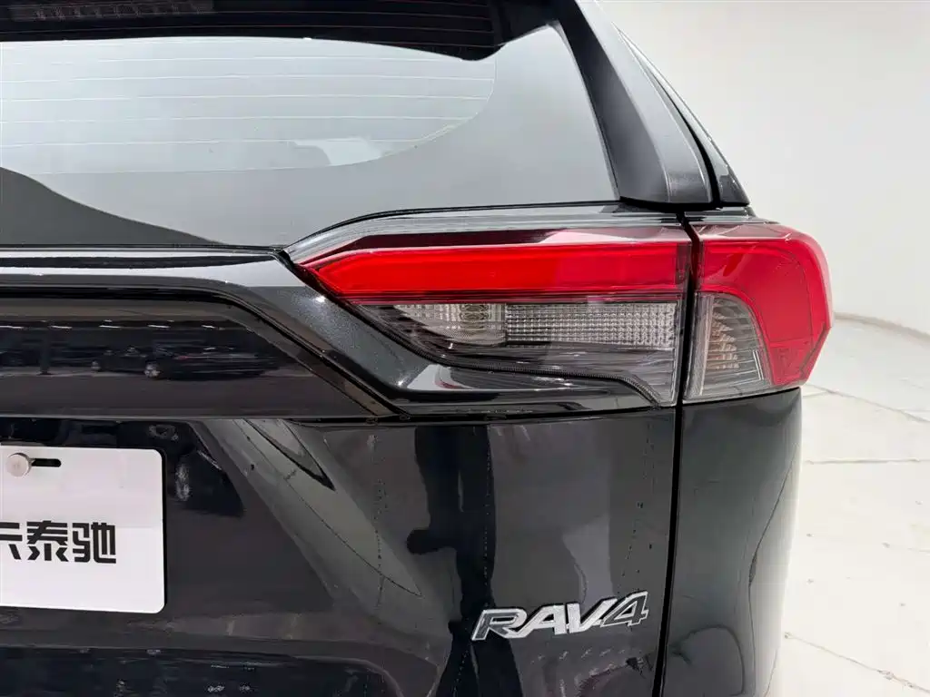Toyota RAV4 Rongfang 2023 2.0L CVT 2WD Urban Edition фото 10