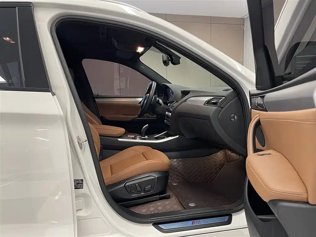 BMW X4 2014 xDrive28i Leading Edition фото 17