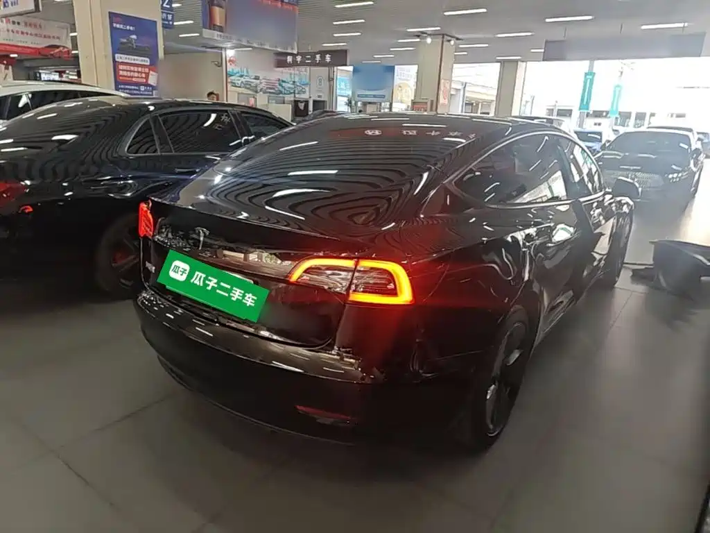 Фото 7 - Tesla Model 3