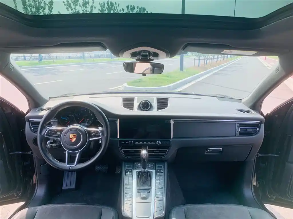 Porsche Macan 2018 Macan 2.0T фото 13