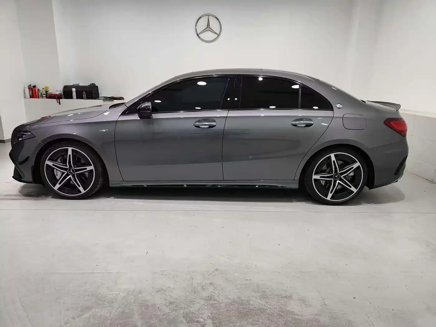 Mercedes-Benz A-Class AMG 2025 AMG A 35 L 4MATIC фото 2