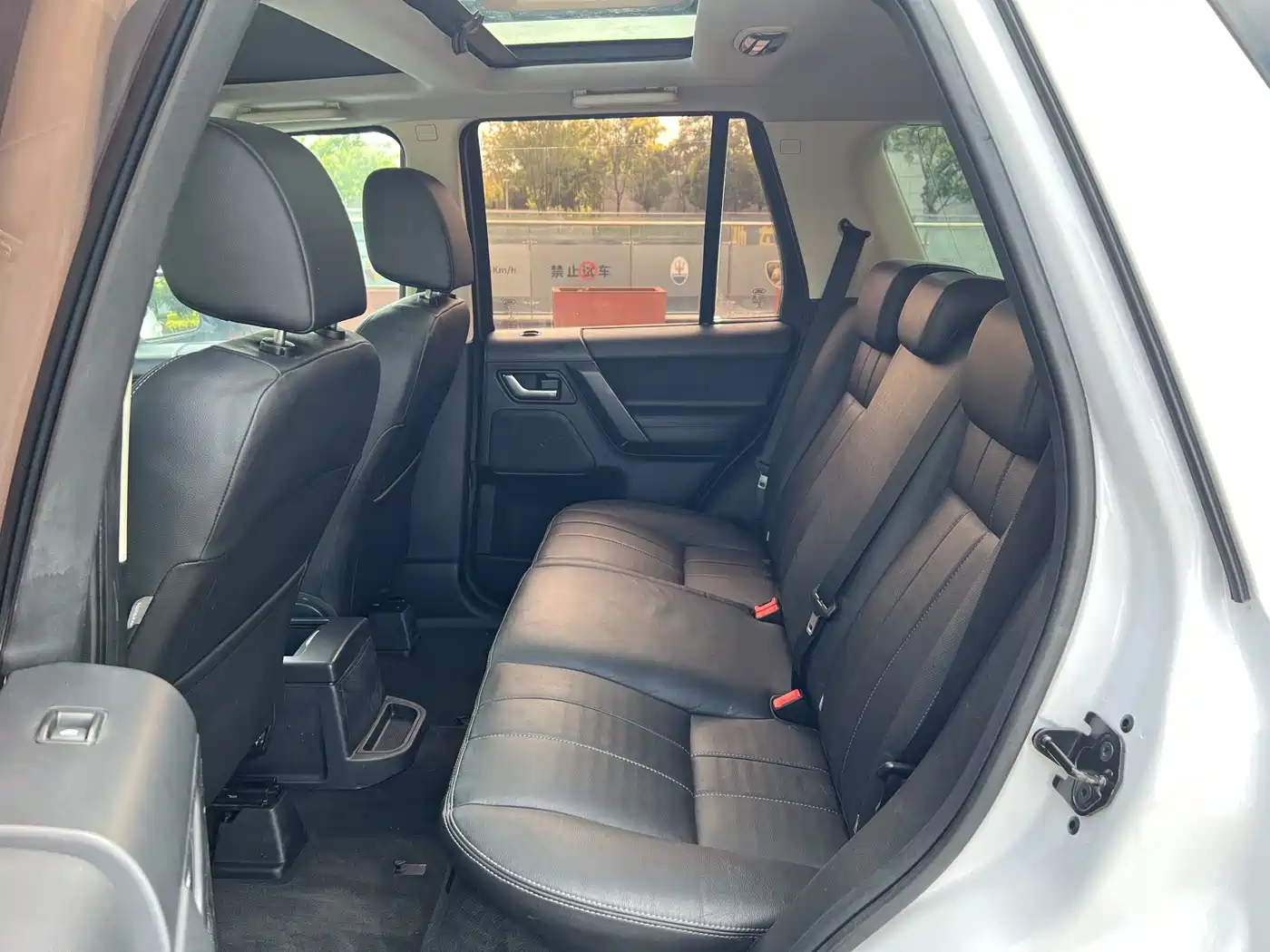 Land Rover Freelander 2 2014 2.2T SD4 S Diesel Edition фото 12