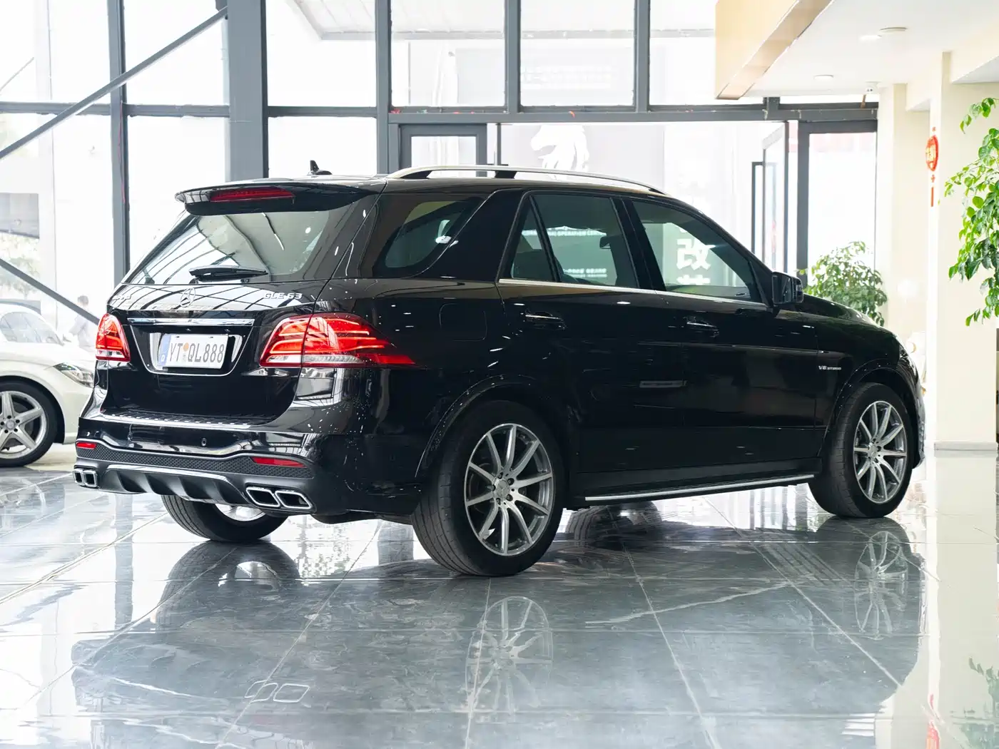 Mercedes-Benz GLE AMG 2015 AMG GLE 63 4MATIC фото 4
