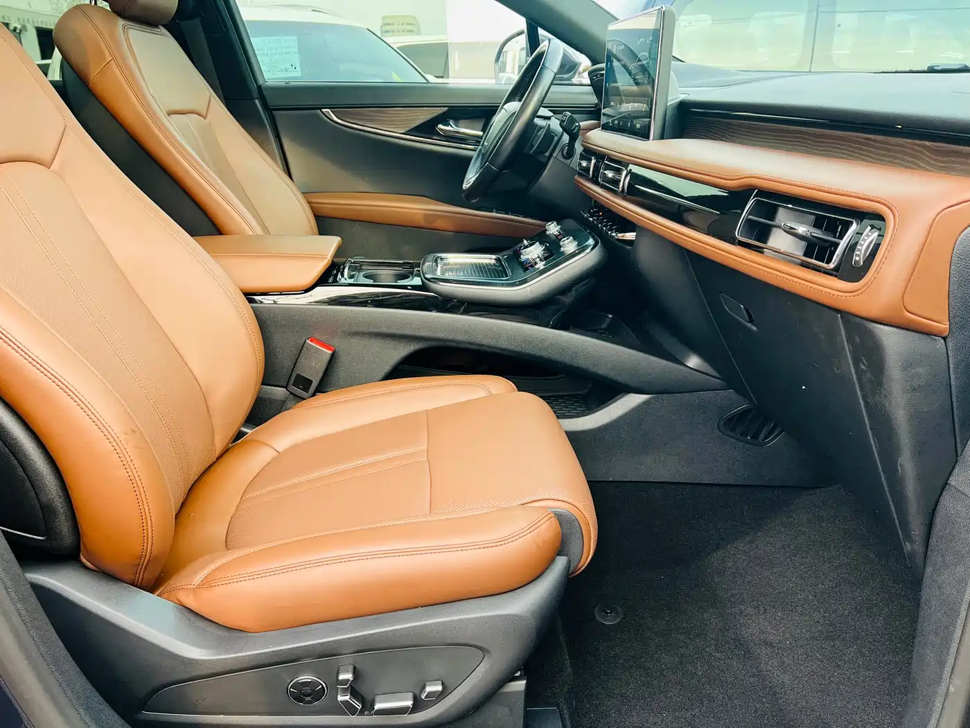 LINCOLN NAVIGATOR (IMPORT)