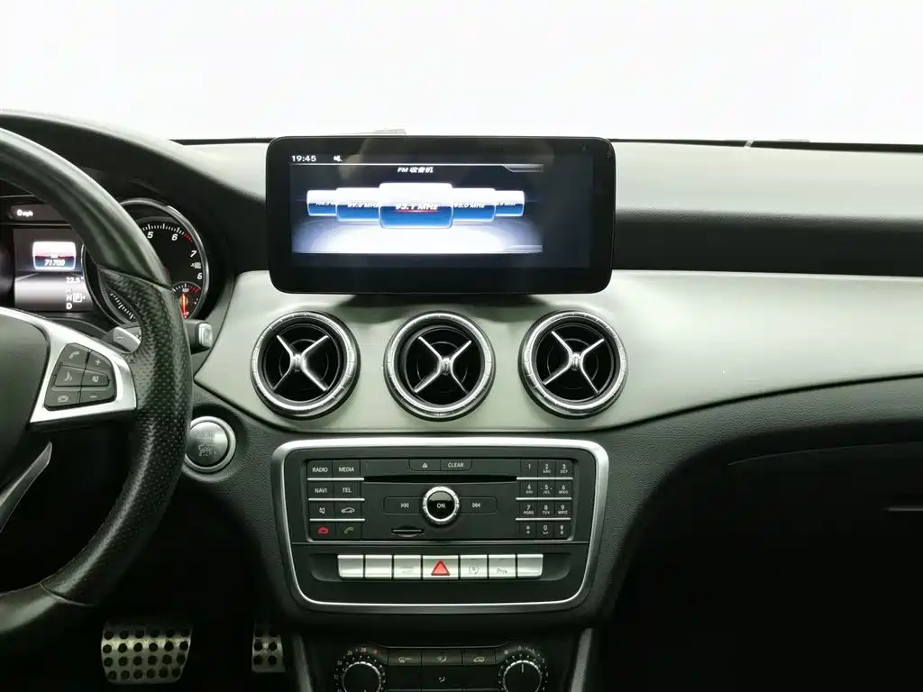 Mercedes-Benz CLA (Import) 2017 CLA 220 4MATIC фото 12