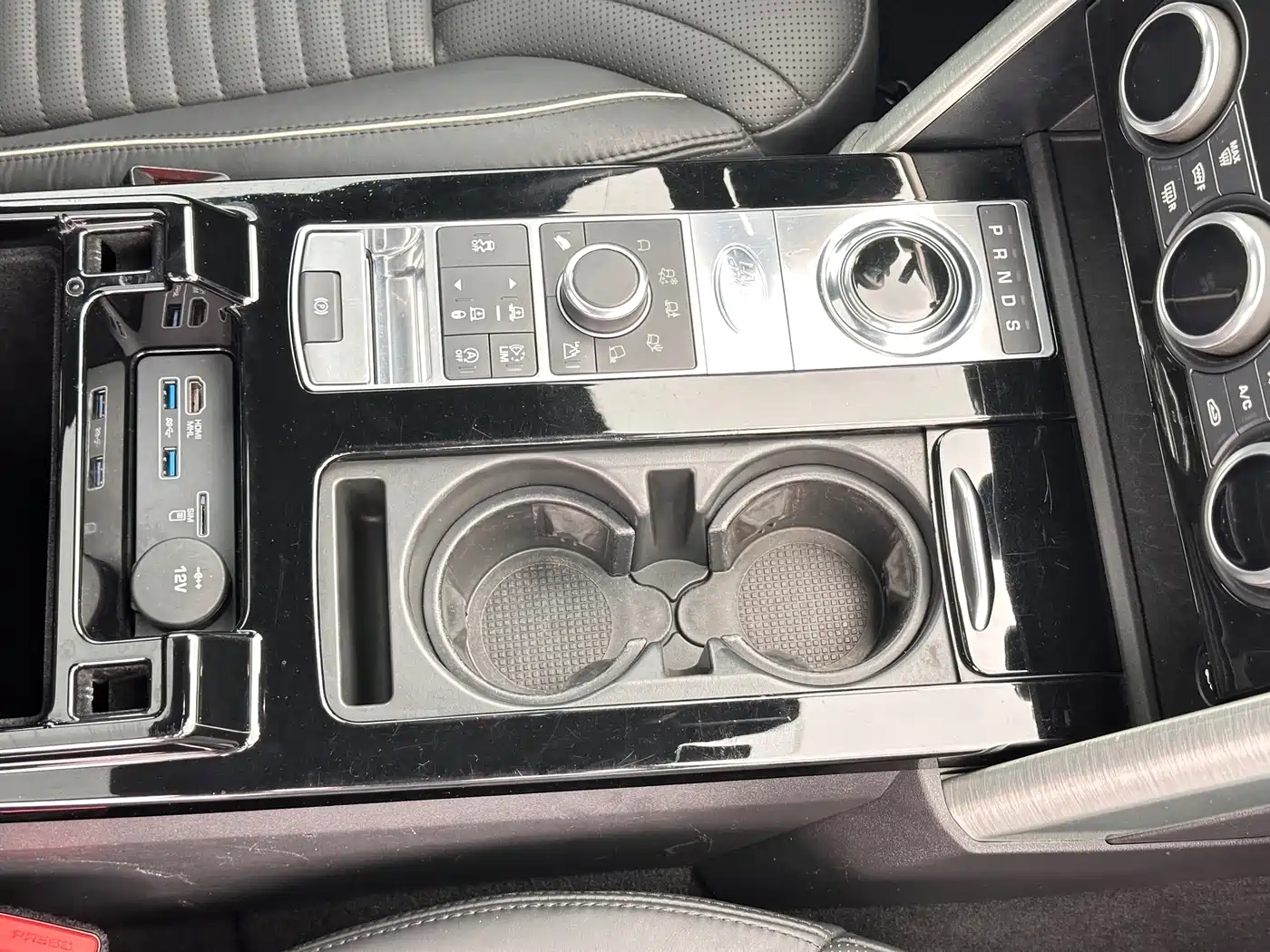 Land Rover Discovery 2017 3.0 SC V6 HSE фото 21