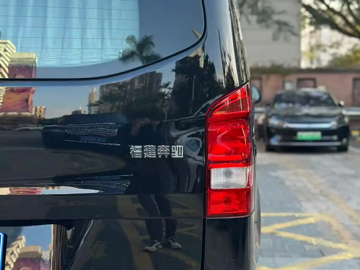 Mercedes-Benz Vito 2018 2.0T Business Edition China VI фото 23