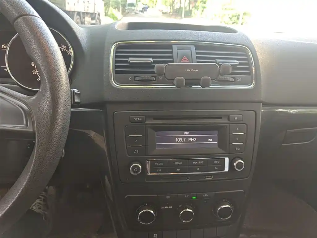 Škoda Yeti 2016 1.4TSI Manual Forward Edition фото 6