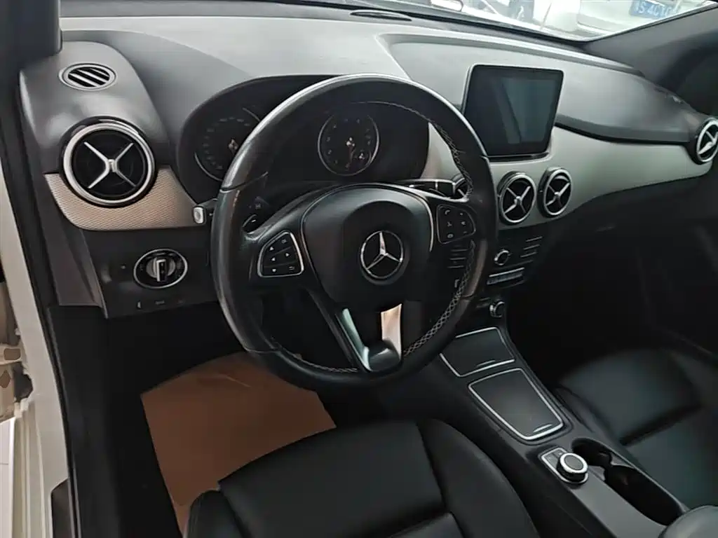 Mercedes-Benz B-Class 2015 B 200 Luxury фото 11
