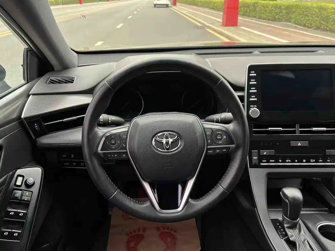 Toyota Avalon 2019 Hybrid 2.5L XLE Premium Edition China V фото 15