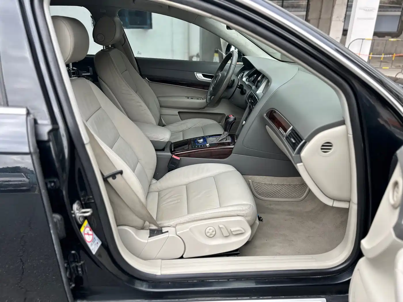 Audi A6L 2010 2.7 TDI фото 37
