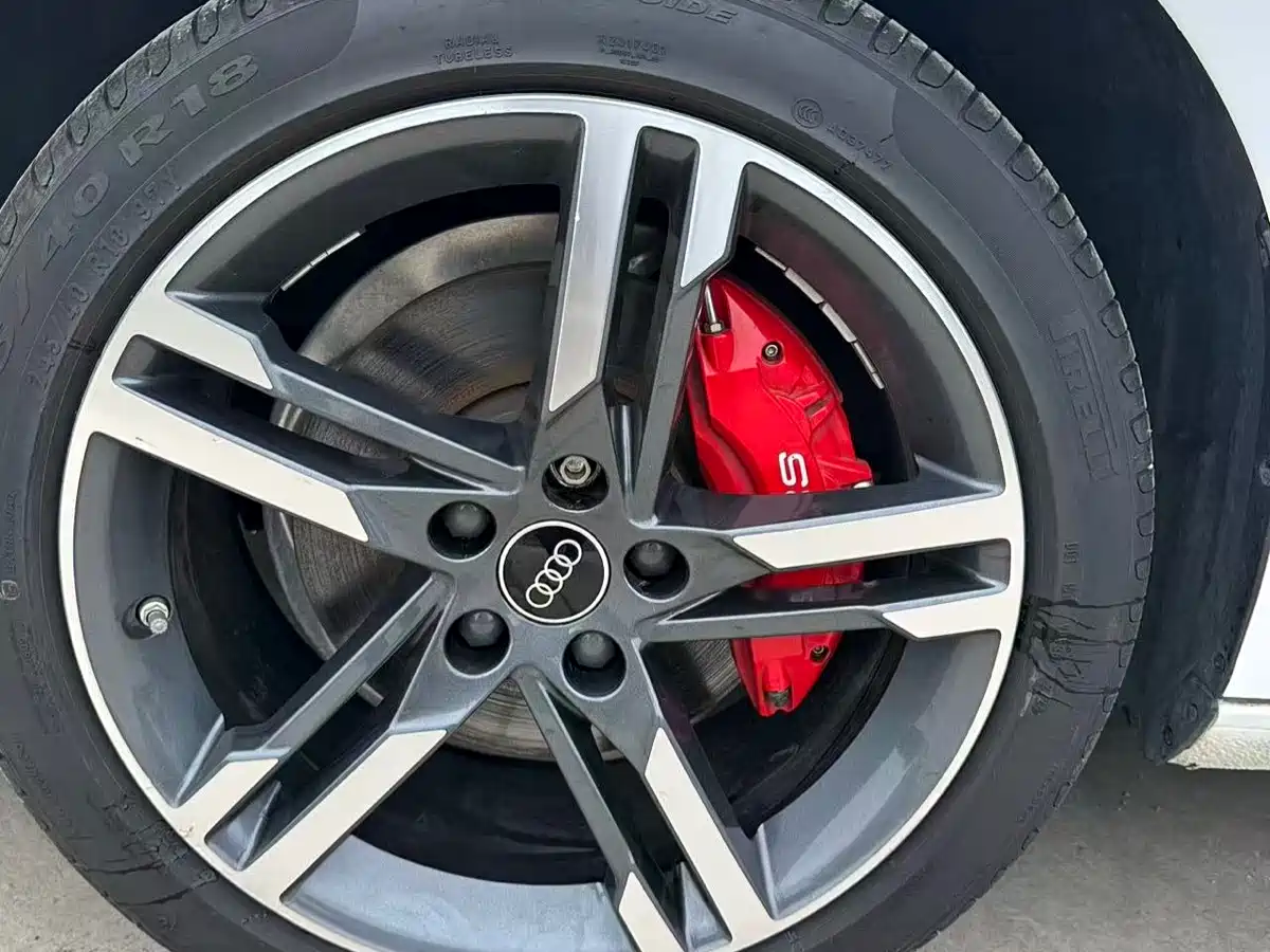 Audi A4L 2022 40 TFSI Luxury Dynamic фото 11