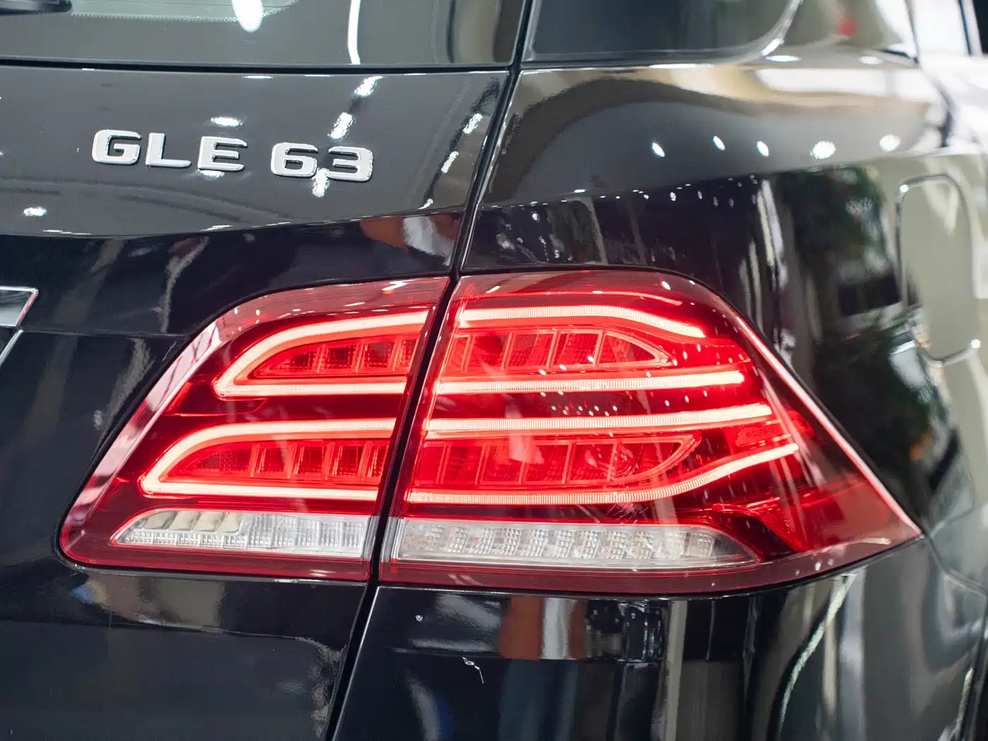 Mercedes-Benz GLE AMG 2015 AMG GLE 63 4MATIC фото 9