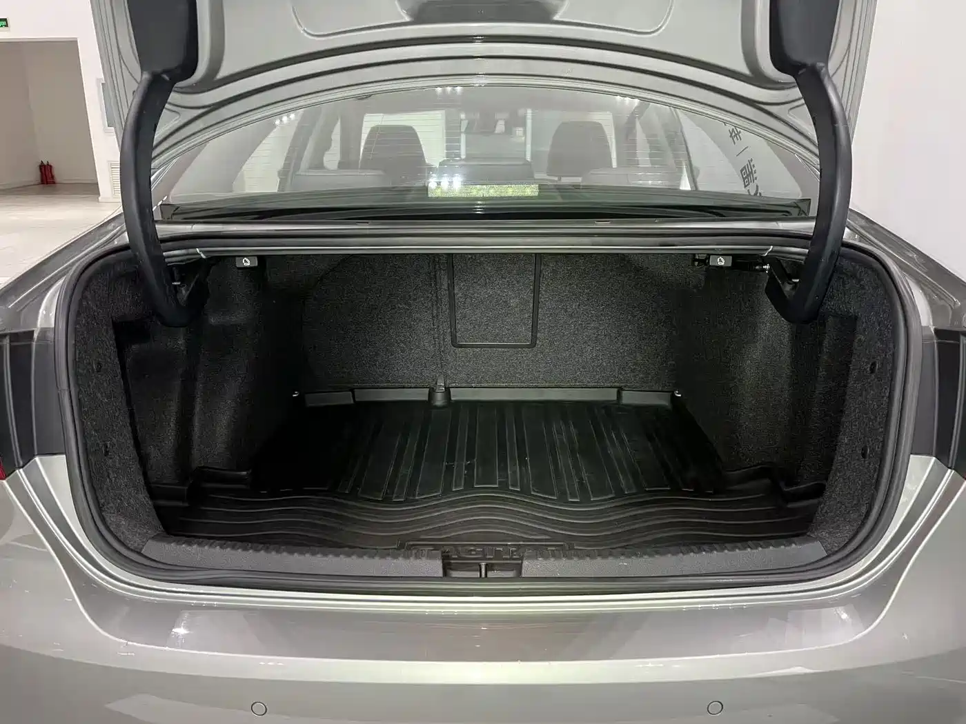 Volkswagen Sagitar 2014 1.4TSI Automatic Flagship фото 16