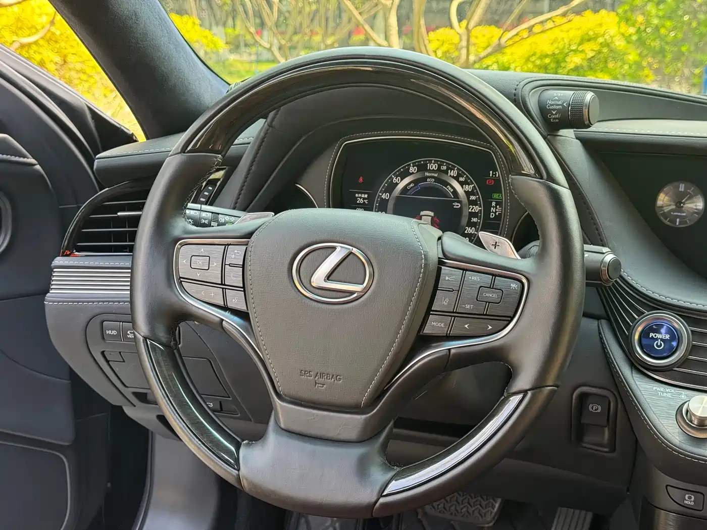 Lexus LS 2018 500h Executive Edition China V фото 9