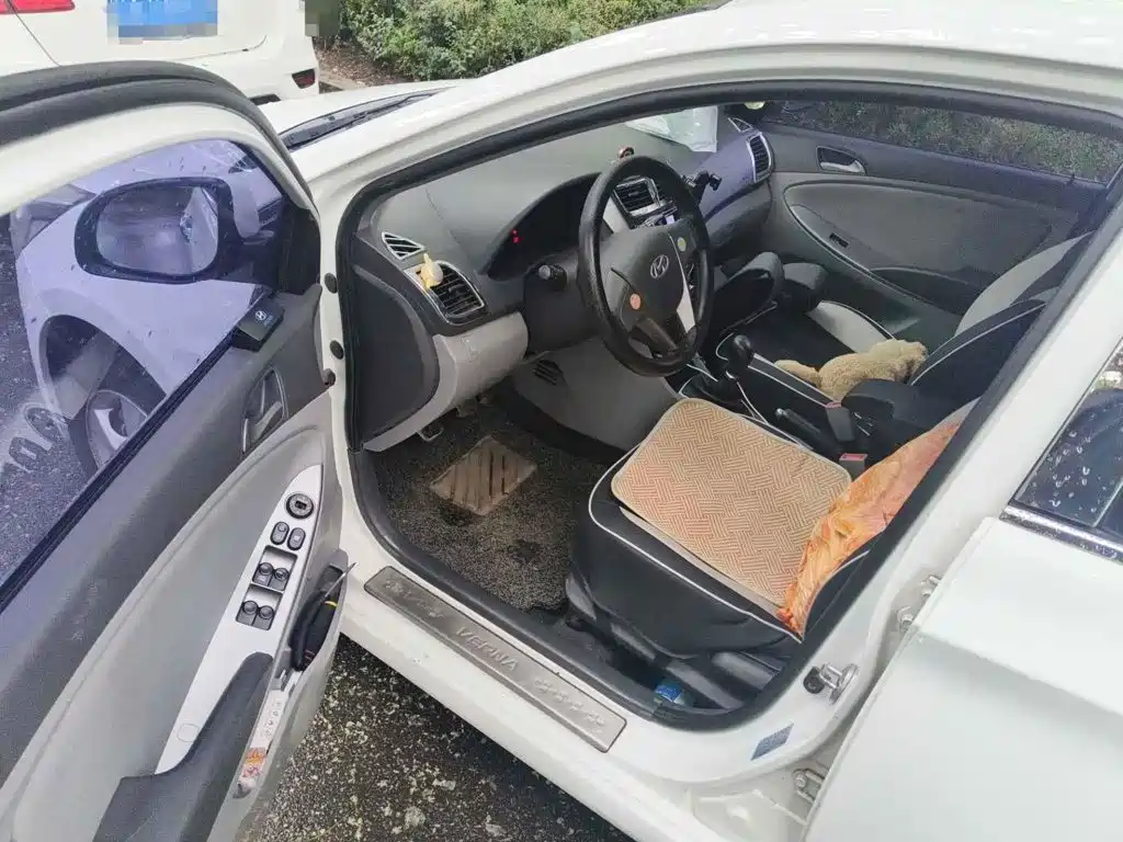 Фото 8 - Hyundai Verna