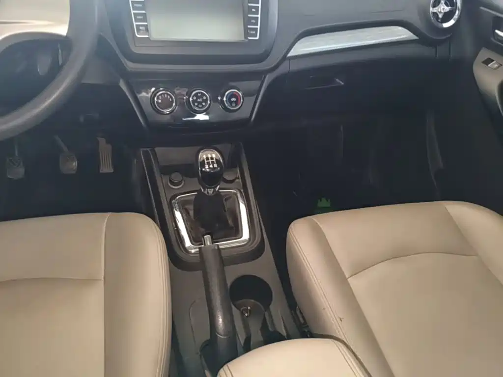 BAIC Huansu S3 2017 2017 1.5L Manual Luxury