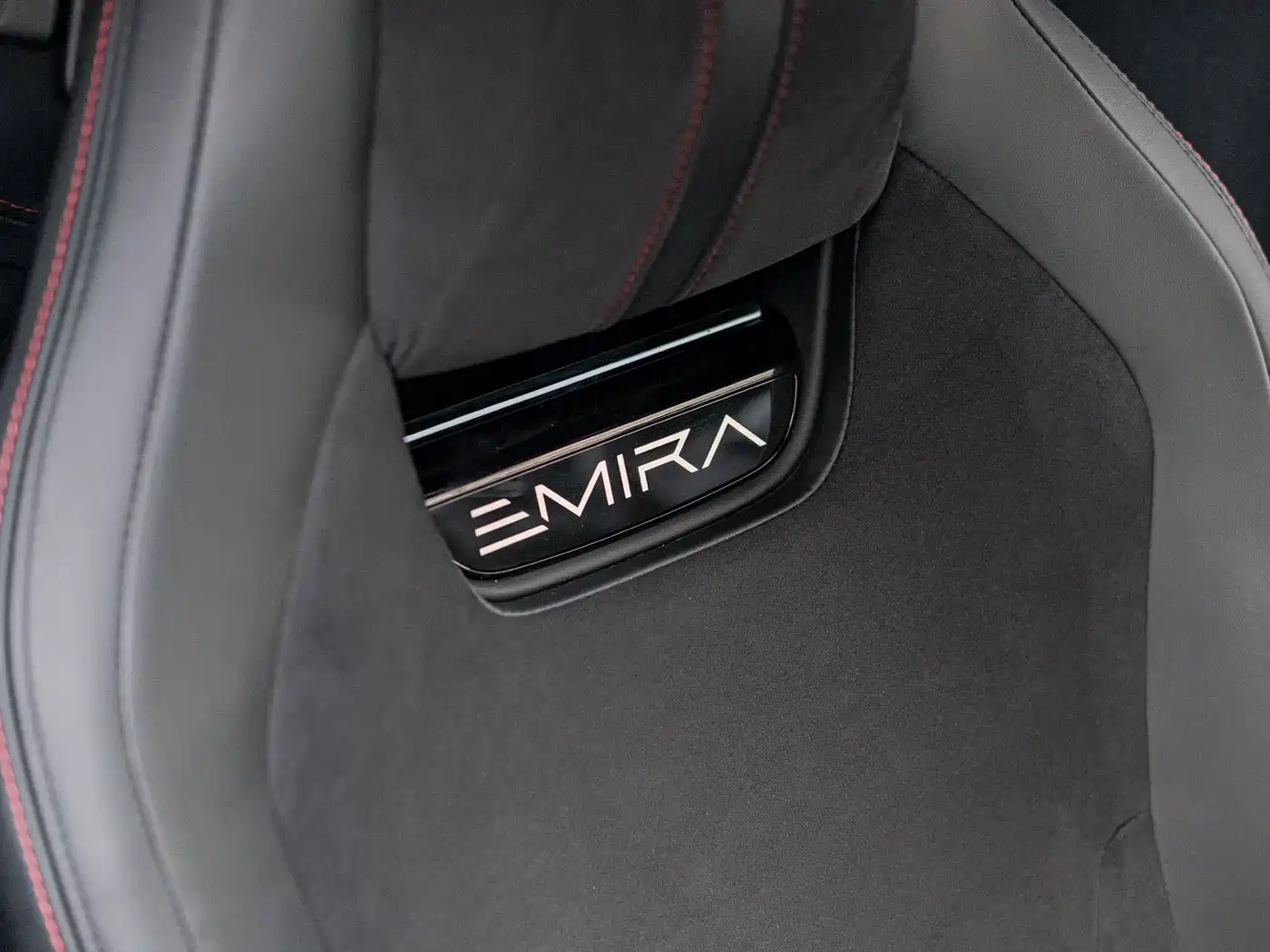 Lotus Cars EMIRA 2021 2.0T DCT First Edition фото 15