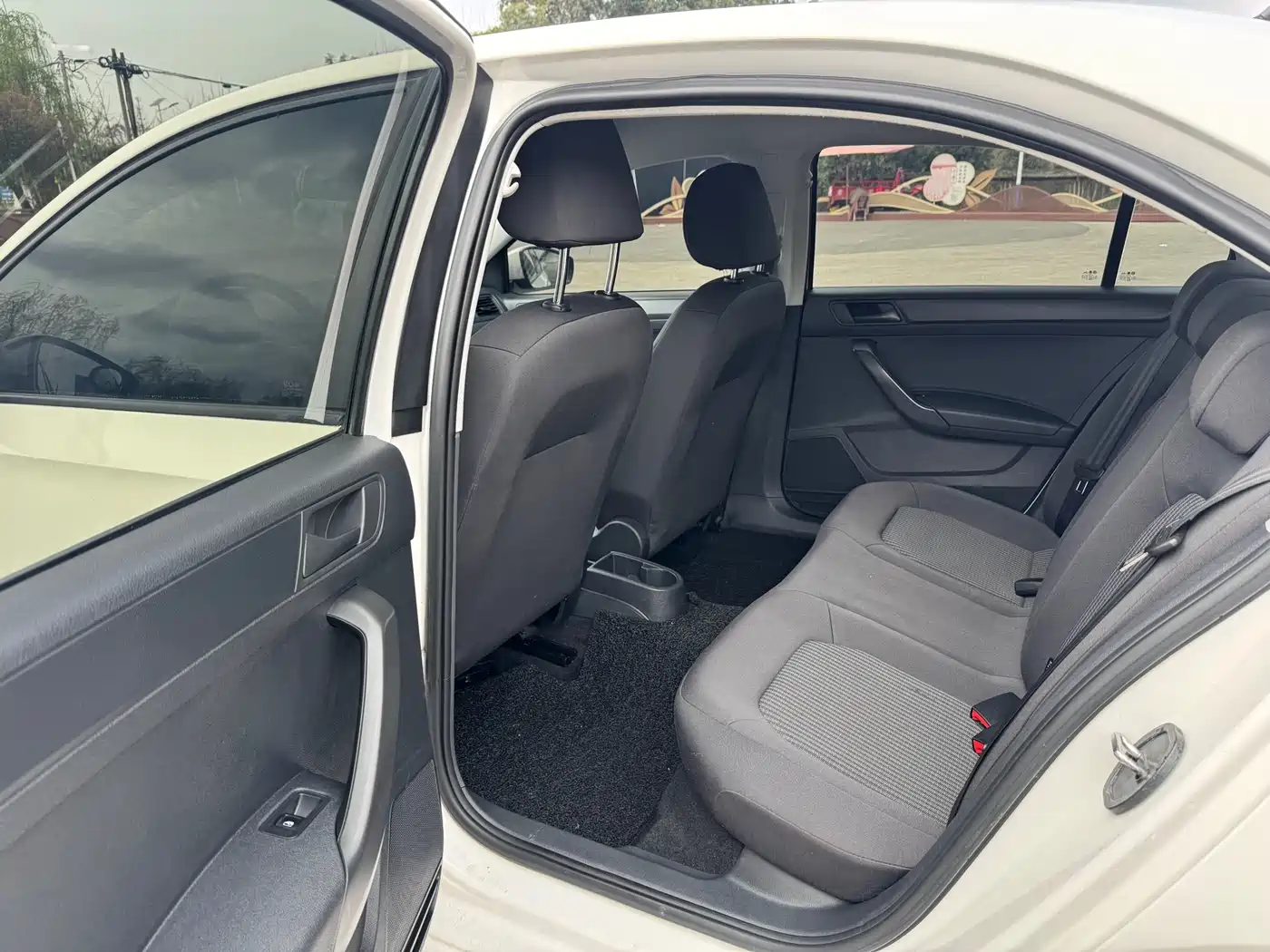 Volkswagen Santana 2016 1.4L Manual Trend Edition фото 14