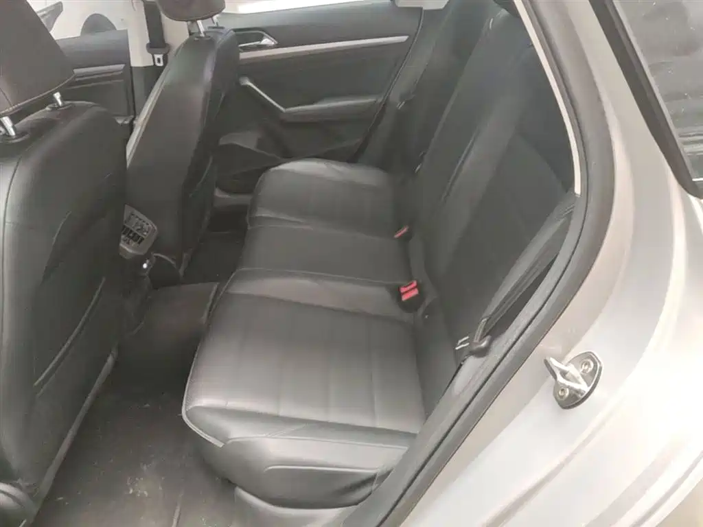 Volkswagen Lavida 2021 1.5L Auto Comfort Edition фото 17